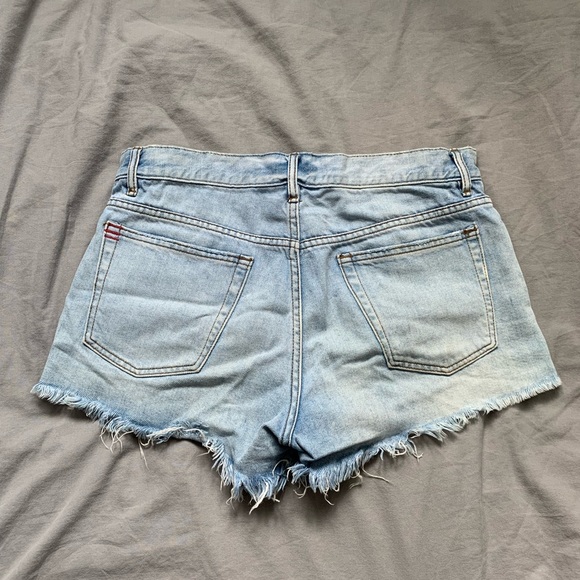 Urban Outfitters essential jean short mid rise. Size 29W. - Picture 2 of 2